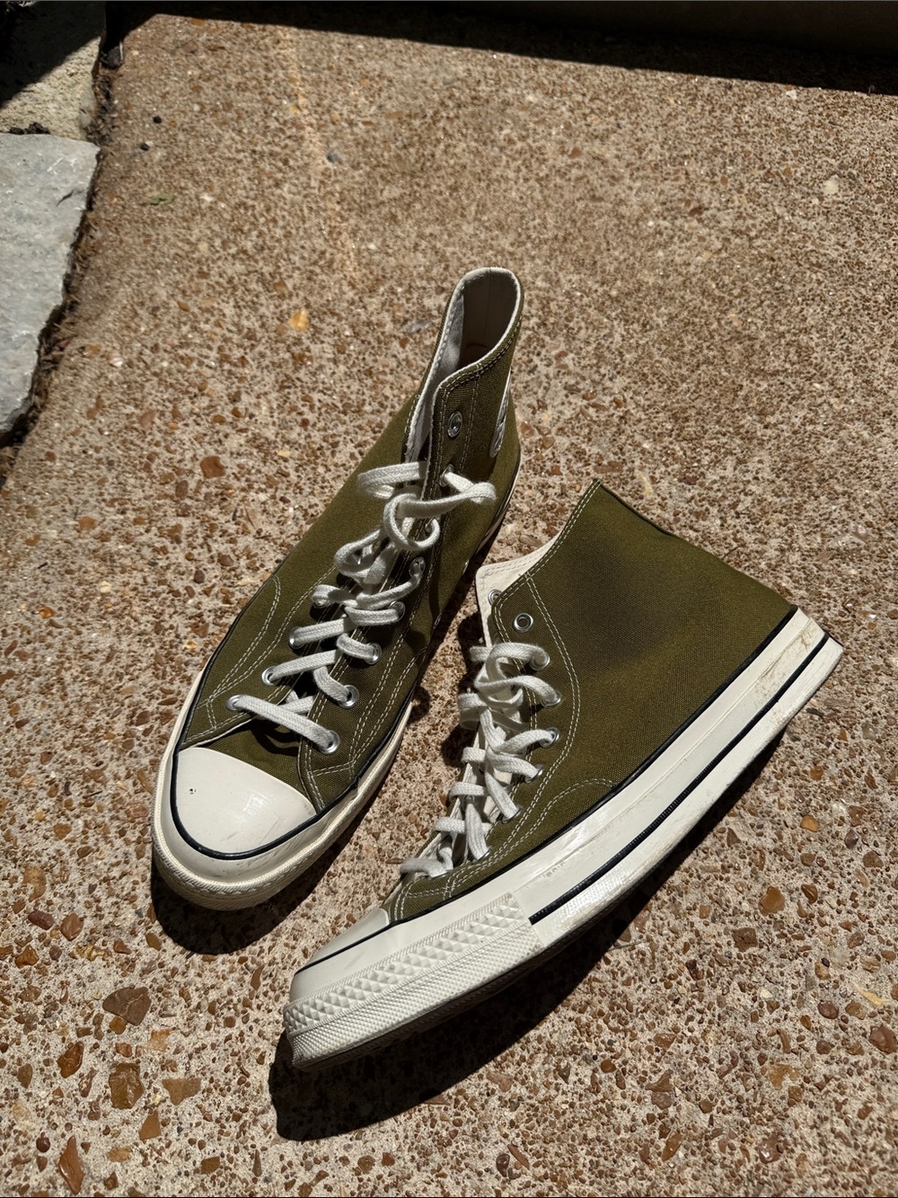 High-Top Canvas Sneakers in Olive Green - Classic Men’s Casual Shoes